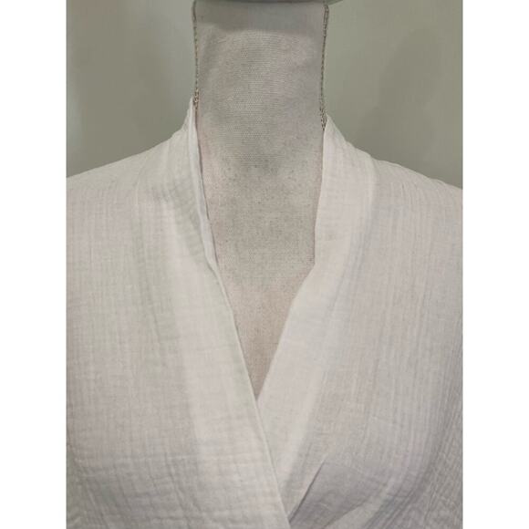 Natalie Busby Top in White - Picture 2 of 6